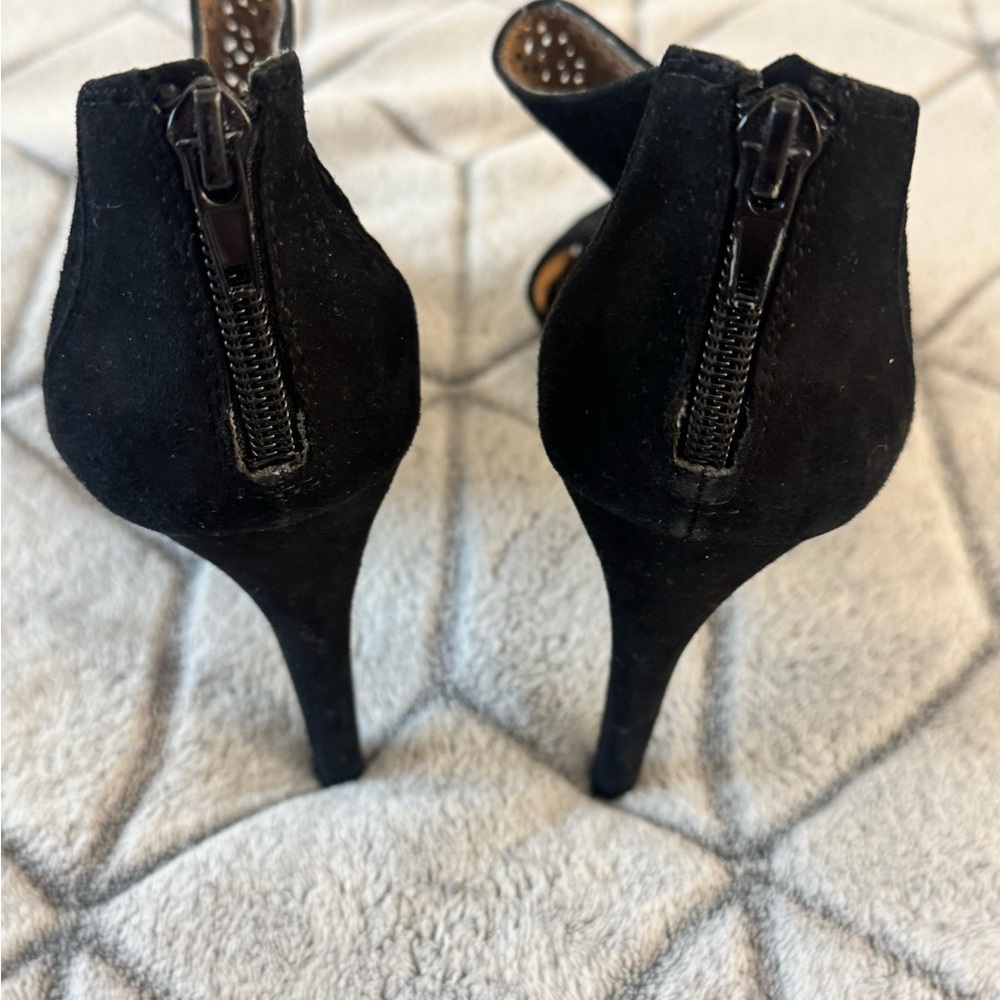 BCBGeneration Kadia Black Suede Heels Size 8 - Picture 6 of 6